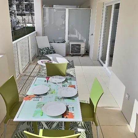 A 600m De La Mer, Coquet Avec Terrasse Pour 4 Personnes Apartman