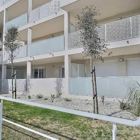 A 600m De La Mer, Coquet Avec Terrasse Pour 4 Personnes Apartman Sérignan