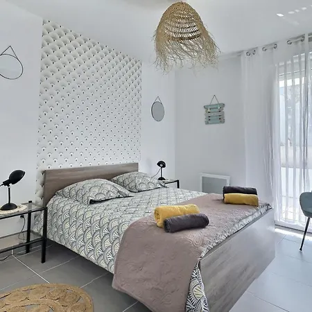Apartman A 600m De La Mer, Coquet Avec Terrasse Pour 4 Personnes Sérignan